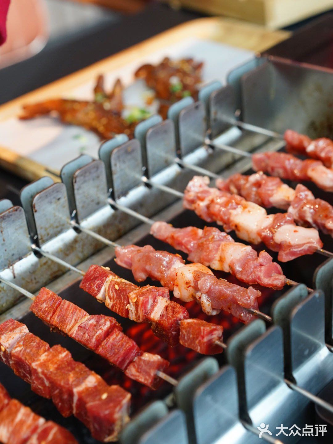 就好这一口烟火气满满的烧烤店 好唛士很过瘾