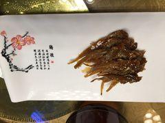 本帮烤子鱼-海逸餐厅·象山海鲜