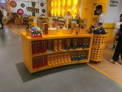 -m豆巧克力世界(上海世茂广场店)