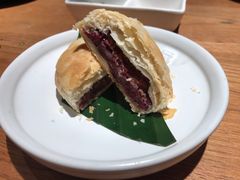 现烤玫瑰鲜花饼-云海肴·汽锅鸡·云南菜(高德置地店)