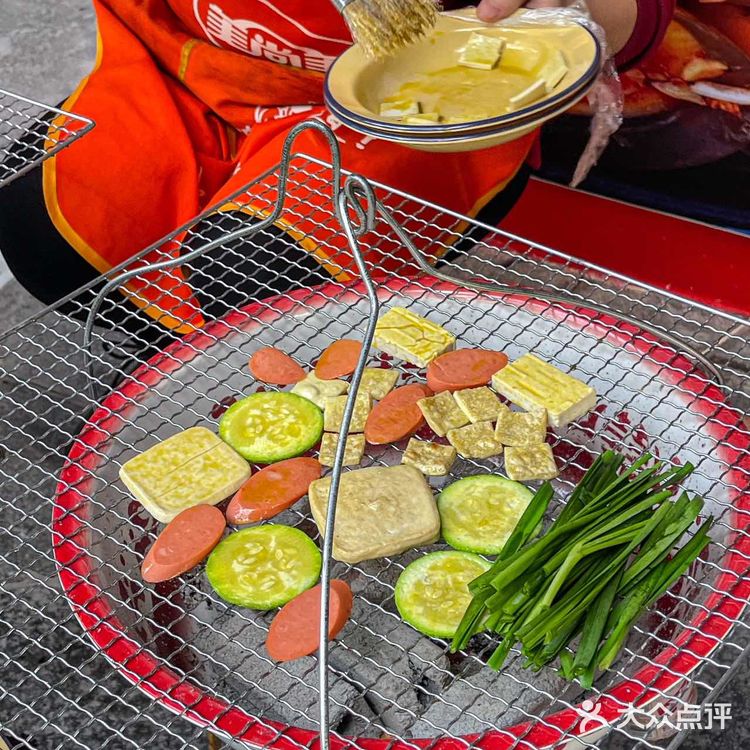 刚开业三天,下午三点去都没地方坐了……