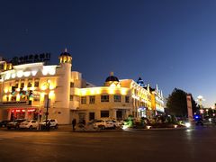 -布尔津河堤夜市