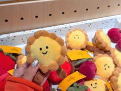 -燕莎奥特莱斯购物中心