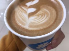 热燕麦拿铁-COFFii&JOY(龙江新城市广场店)