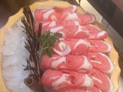 -老牌坊云南鱼豆花火锅(哈西万达店)
