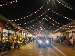 -席娜卡琳火车铁道夜市