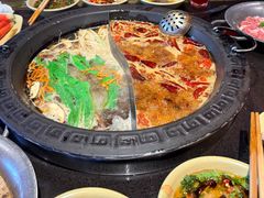 -宽板凳老灶火锅(台湾街店)