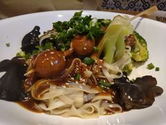 -大食代美食广场(上海中心店)