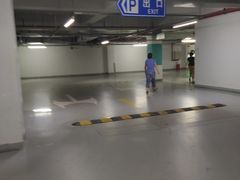 -九六广场-停车场