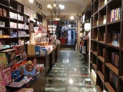 -钟书阁(松江泰晤士小镇店)