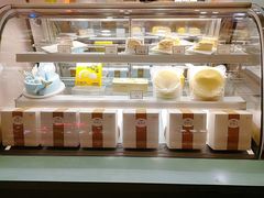 面包甜点陈列柜-薇薇安千层蛋糕(府城店)