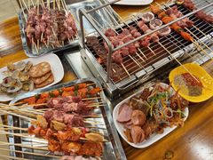 -哈尔滨小酒馆·鲜肉现穿自助烧烤(康新花园店)