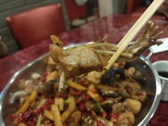 干锅牛蛙-馋嘴蛙火锅