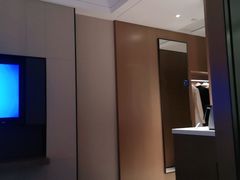 -深圳宝安体育馆希尔顿欢朋酒店