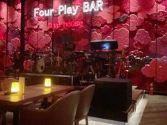 -FOUR PLAY BAR