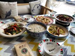 -咖啡人·融合餐厅(万达环宇店)