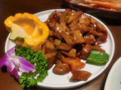 杏鲍菇炒雪花牛肉粒-蚝得喜海鲜(东城店)