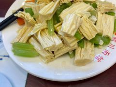 芹菜拌腐竹-新川面馆(新街口起源店)