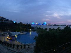 -上海滴水湖皇冠假日酒店