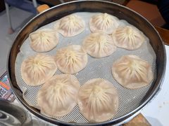 开封灌汤小笼包-梅利汴京烤鸭•开封豫菜地标店(东司门店)