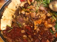 章鱼牛肉锅-东吉馆韩式餐厅(八经街总店)