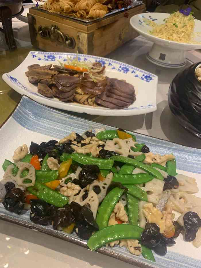 太太满庭芳(琥珀山庄店)-"琥珀山庄还挺多私房菜的～这家怎么听着感觉