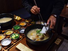 -银米·云南传统过桥米线(双廊黑金冠店)