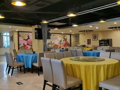 大堂-金杏·粘卷子 烤鸭 农家菜