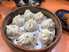 -莱莱小笼·乔艾