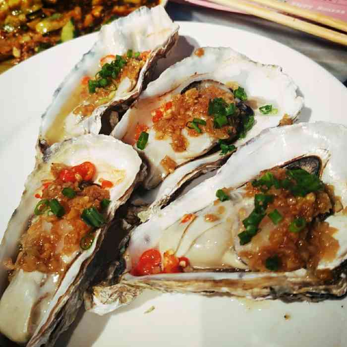 蚝皇烧烤(坣岗店)-"闺蜜说这是沙井最出名的生蚝,每颗生蚝都是.