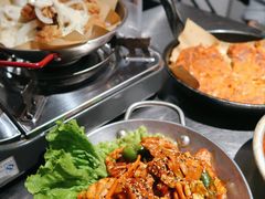 鱿鱼炒五花肉-富乐满韩国正宗炸鸡韩国料理(虹泉路店)