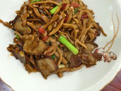 -湖南人家湘菜馆(镇江路店)