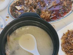 -洪平血旺椒麻鸡雅鱼饭店(熊猫大道店)
