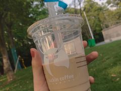 大红袍牛乳茶-瑞幸咖啡(东城汇店)