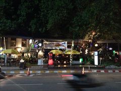 -Green Tree Rest. & Pub