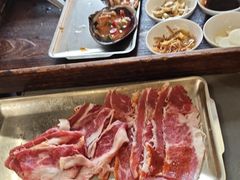 -围炉肉舍•炭烤活鳗•丹东海鲜烤肉(步行街店)