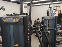 -乐刻运动健身(同曦假日百货店)