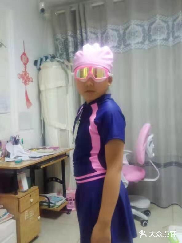 喜欢游泳的孩子都很聪明。