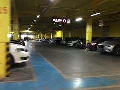 -欧尚超市苏州店停车场(金鸡湖路店)