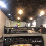 昨天和同事下班路过这家店，我个人偏爱蛙锅