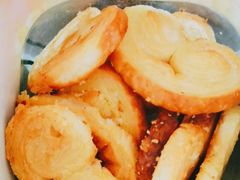 小蝴蝶酥-上海哈尔滨食品厂(淮海中路店)