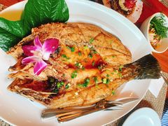 -Chom Cafe and Restaurant