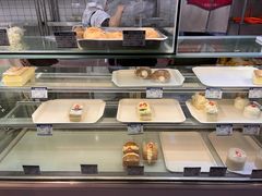 -白玉兰食品甜凤店(合生汇店)