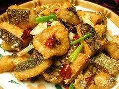 干煸鱼块-俭朴菜(鲁磨路店)