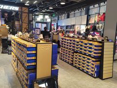 -SKECHERS 斯凯奇(上海国际时尚中心店)