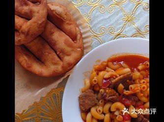 素食通心粉2分钟出锅 家里带的油饼和昨天没吃完的玉米