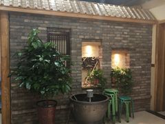 等位区-清风园肘子馆(万家大激店)