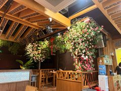 -野山舂·贵州现舂酸汤火锅(鸿通城店)