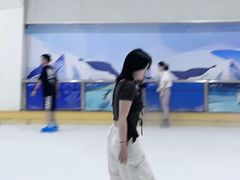 -正佳冰河湾真冰滑冰场