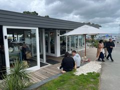 -Takapuna Beach Cafe
